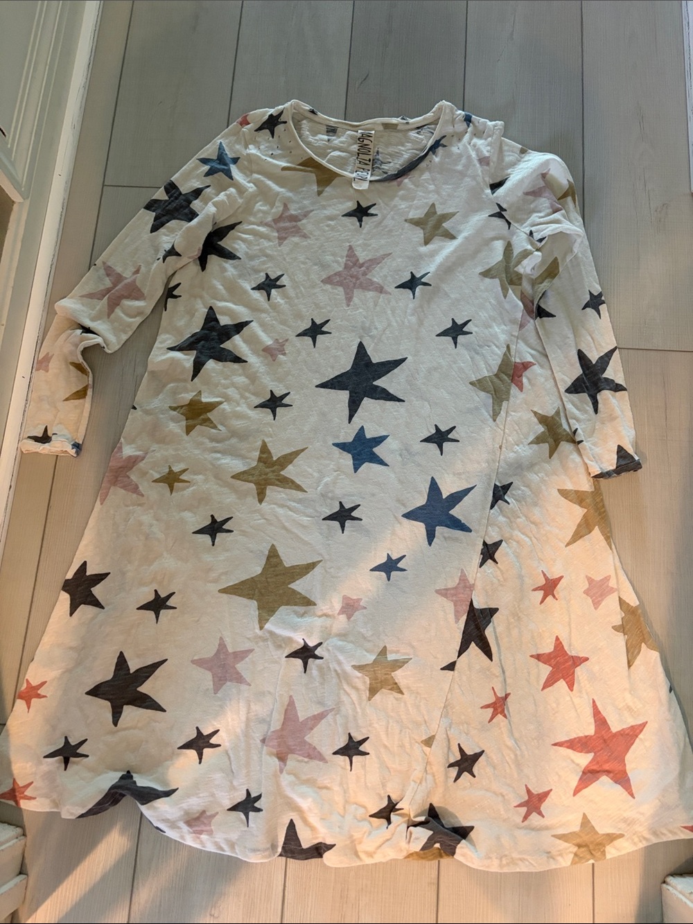 Magnolia Pearl Cream Nightgown with Multicolor Stars